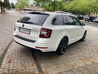 SKODA OCTAVIA COMBI LIFT III 2.0 TDi 6 DSG SPORT TOP STAV - 12