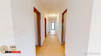 Skolaudovaný bungalov na pozemku 517 m2 v novej obytnej zóne - 12