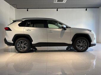 Letne pneumatiky, disky a senzory tlaku z Toyoty RAV4 2024 - 12
