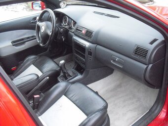 Skoda Octavia RS1 Kombi - 12