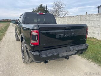 Ram 1500 Limited 2022 najeto 8 000km - 12