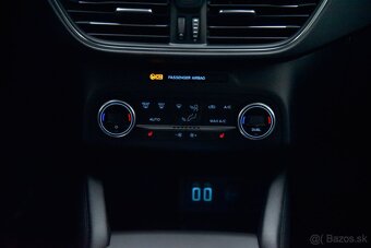 Kuga 2.5L Duratec PHEV Titanium CVT, ACC, Lane Assist - 12