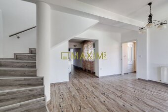 Nadčasový rodinný dom plný priestoru a elegancie – s bonusom - 12
