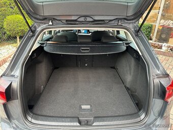 Volkswagen Golf VIII Variant 1.0 eTSI 81kw - 12