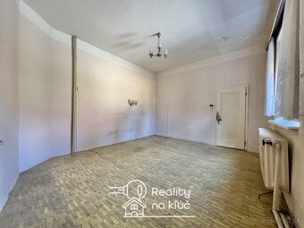 Na predaj 4-izbový rodinný dom s garážou vo výbornej lokalit - 12