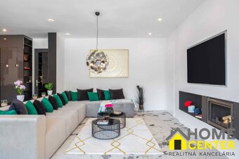 NA PREDAJ novo postavená VILA /200 m2/ pri mori, Rogoznica - 12