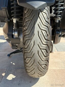 Predám yamaha xmax 300 - 12
