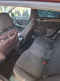 Opel Astra Sports Tourer - 12