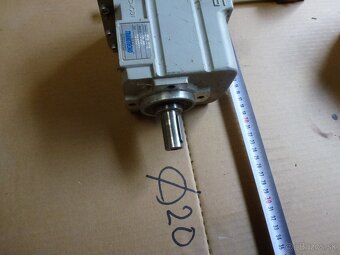 Predám motory 630W a 660W s prevodovkami - 12