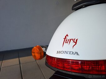 Honda Fury VT 1300 CX - 12