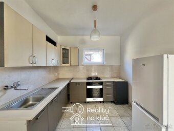 Na predaj zrekonštruovaný 4-izbový rodinný dom v Nesvadoch - 12