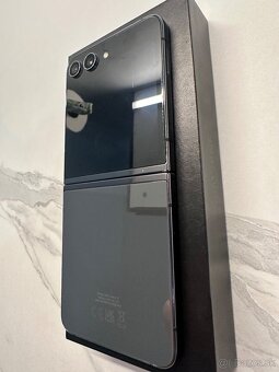 Samsung Galaxy Z Flip5 512GB Black - 12