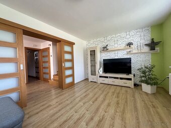 Na predaj komfortný 6-izbový rodinný dom s garážou - 12