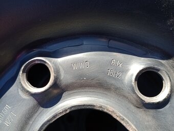 Predam 4ks pneu 195/65/r15zimne 91T Continental +disky 5x112 - 12