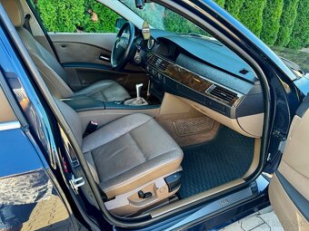 2008 BMW 520d Rad 5 E60 TOP Manuál - 12