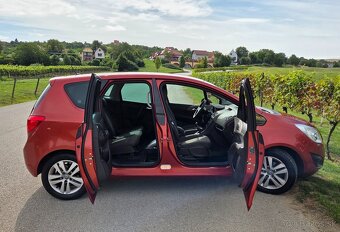 Opel Meriva 1.4 16V 74KW/101 koní R.V.06/2011 - 12