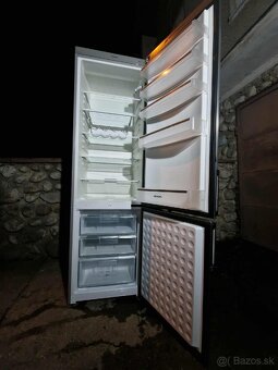 Chladnička s mrazničkou dole kvalitnej značky Siemens - 12