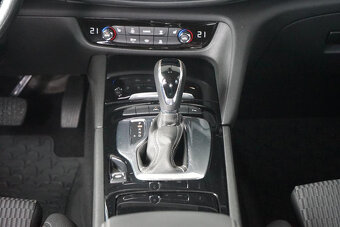 49-OPEL Insignia,2021,nafta,2.0CDTI Business Elegance128kW - 12