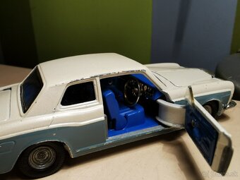 Corgi toys Rolls royce Silver Shadow - 12