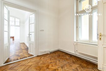 NA PREDAJ HISTORICKÁ BUDOVA V CENTRE MESTA - 12