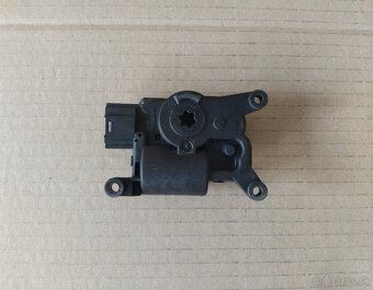servomotor kurenia, klimatizácie Octavia 3, Superb 3 - 12
