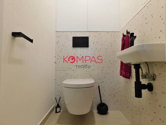 LUXUSNÝ, VEĽKÝ 4-IZB. BYT KOMPLETNE ZARIADENÝ S BALKÓNOM - 12