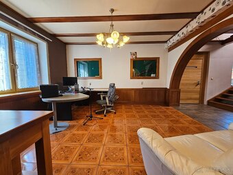 Výnimočný RD s krásnou záhradou a dvojgarážou – Chynorany - 12