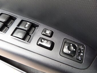 Citroën C-Crosser 2.2 HDi Pack DSC  malé KM  - 12