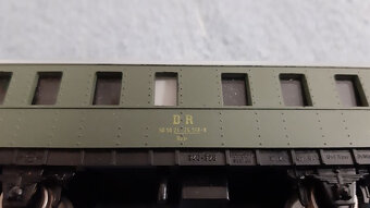 Vláčiky - dva osobné vozne H0 - 12