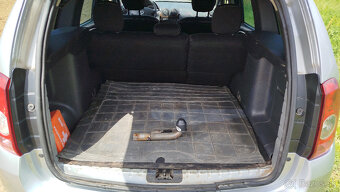 DACIA DUSTER 1,5 DCI 4x4 - 12
