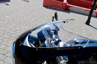 Triumph Thruxton RS 1200 Jet Black - 12