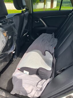 Toyota Avensis - 12