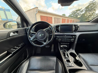 Kia Sportage GT line 2,0 136 kw Automat PANORAMA 4x4 - 12