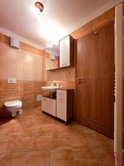 Apartmán, Nová Lesná, 46m2 + balkón, park. miesto, zariadený - 12