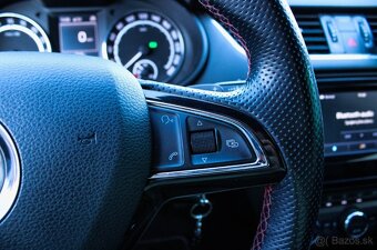Škoda Octavia Combi 2.0 TDI RS DSG - 12