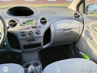 Toyota Yaris 1.0 v top stave - 12