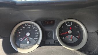 Renault megane kabriolet- 2.0lbenzin - nová stk ek - 12