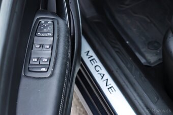 RENAULT MEGANE Hatchback - 12