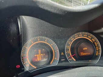 Toyota Auris 1.6 S 5 D Benzin 91 KW - 12