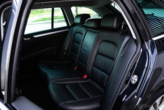 Škoda Superb Combi 2.0TDI CR 125kw Elegance DSG - 12