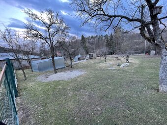 Predam pozemok a dom 1200m2 - 12