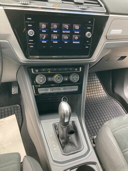 Volkswagen Touran 2.0 TDI DSG - 12