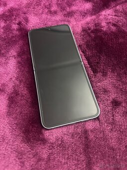 PREDÁM V TOP STAVE SAMSUNG Z FLIP 6 256GB Modrá - 12