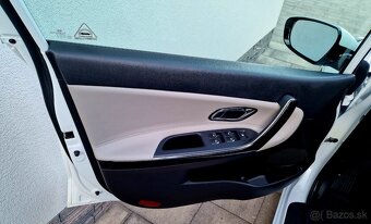 Kia Ceed SW - 12