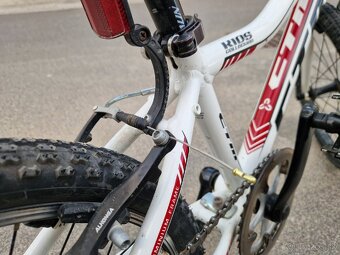 Detský bicykel CTM Jerry 1.0 veľkosť 20 - 12