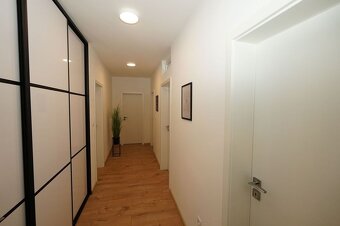 Luxusný 4i-byt s vnútorným parkovaním novostavba / Centrum - 12