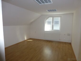 Nehnuteľnosť nielen na podnikanie ale ej na bývanie - 12