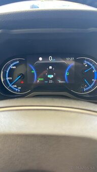 Toyota Rav4 Hybrid AWD (4x4) – Selection, Skyview, odpočet D - 12