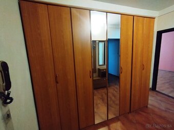 Predaj veľký 3 izbový byt s balkónom Levice - 12