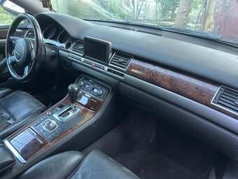 Audi A8 4.2i - 12